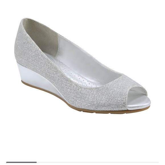 Bandolino Shoes - Bandolino Women's Candra Peep Toe Wedge Dress Pumps 8M Silver